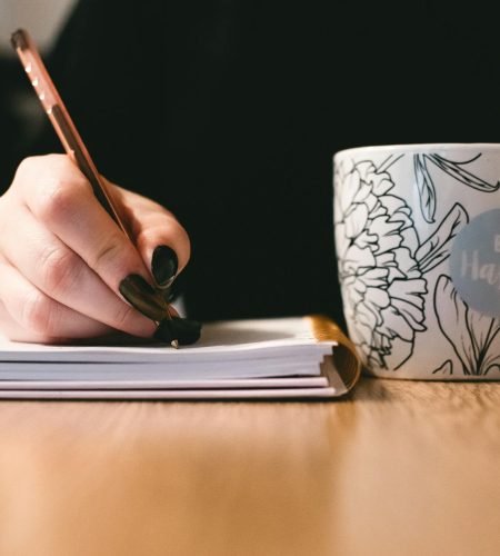 7 Traits of People Who Thrive in Writing Over Speaking